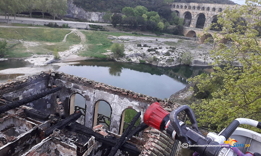 Feu de mas Vers Pont du Gard
