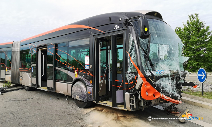 AVP trambus PL Nîmes 6-05-2021 5.jpg